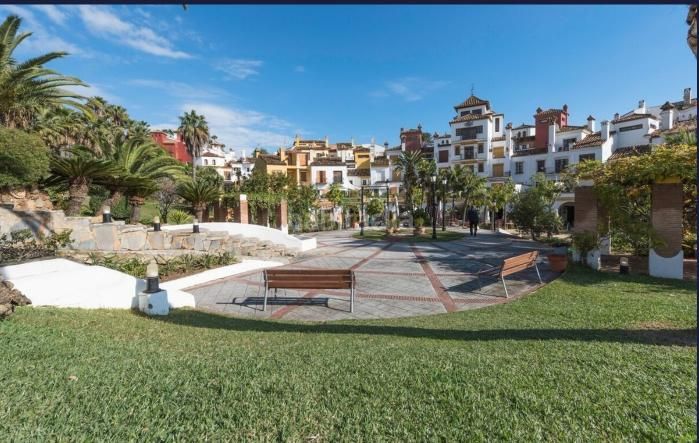 Foto b741b320-6648-4b43-b8d4-8c8d34feeac0. Semi detached house in calle colinas del mar 14 in La Alcaidesa