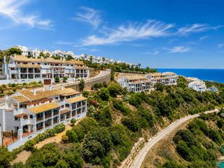 Location Appartement  Avenida del golf 6. Luz de invierno y confort en nueva alcaidesa tu refugio exclusiv
