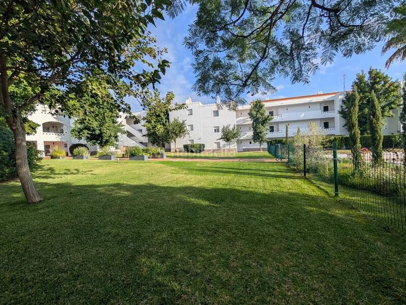 Foto 5f5e2469-ab73-4c13-b640-c57a740acb09. Appartamento in avenida las palmeras 13 in La Alcaidesa