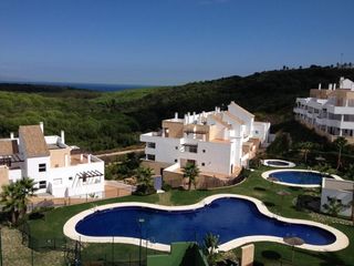 Affitto Piccolo appartamento  Calle dave thomas 2. Luminoso y amplio piso en terrazas de alcaidesa con orientación
