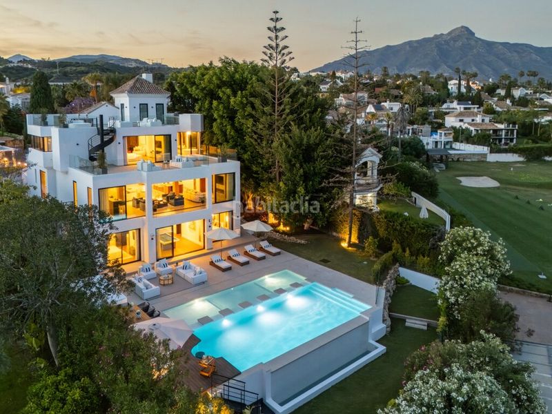 Foto 6681af29-73f9-4360-8ea5-cea41671fee6. Casa amb aparcament a Los Naranjos Marbella
