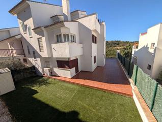 Pis  Avenida del golf 8. Vistas golf, mar y montaña con espacio exterior privado de 190m