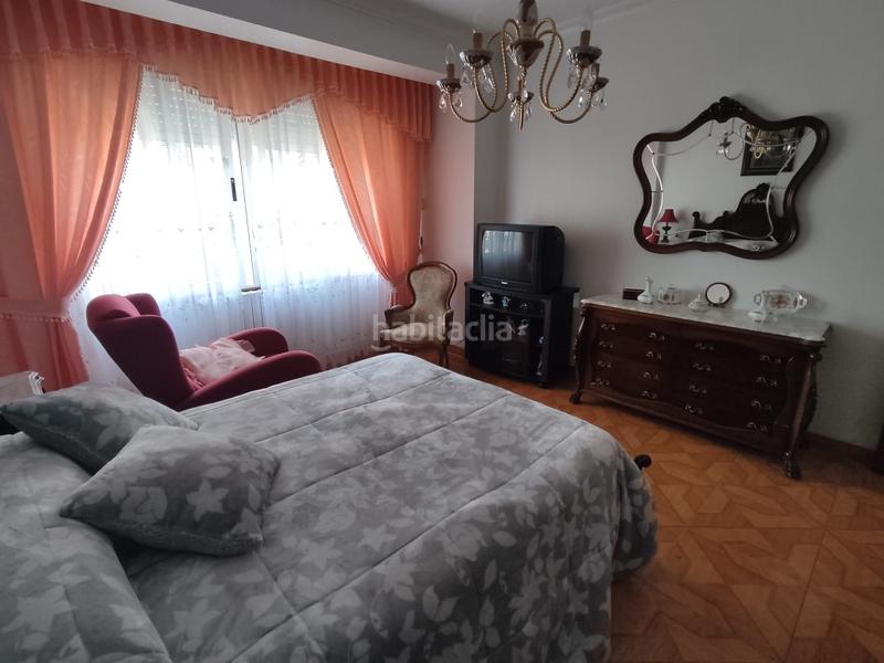 Foto 11df753c-bbee-48c9-942d-44fb6a2a49f6. Casa se vende casa unifamiliar en el centro en Cedeira