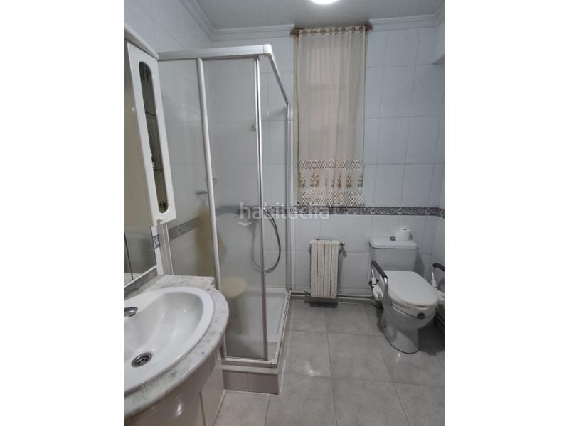 Foto 86df2907-b622-491d-9937-676699415ae0. Casa se vende casa unifamiliar en el centro en Cedeira