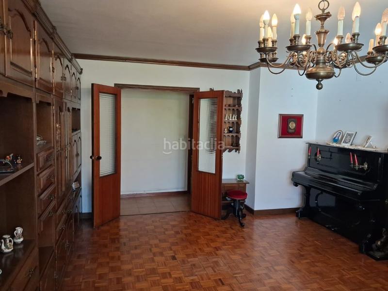 Foto e628eb0d-88a3-4d35-9f1a-4f4b662ffb22. Etagenwohnung mit parking in Fene