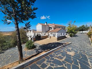 Chalet  Calle solana de la montaña. Exclusivo chalet en urbanización la montaña con las mejores vist