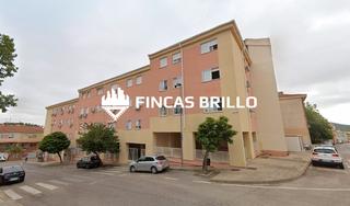 Pis  Calle llanos de cáceres. Exclusiva vivienda de 90 m² en venta con garaje – totalmente ext