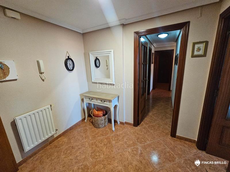 Foto 2f5a0fd0-6535-4bc8-ae4c-d649f18c5664. Piso  en venta con piscina en los castellanos – en Cáceres