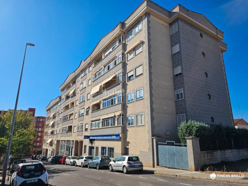 Foto 5ed01833-0fba-4eac-8dcf-0c26e7351ccd. Piso  en venta con piscina en los castellanos – en Cáceres