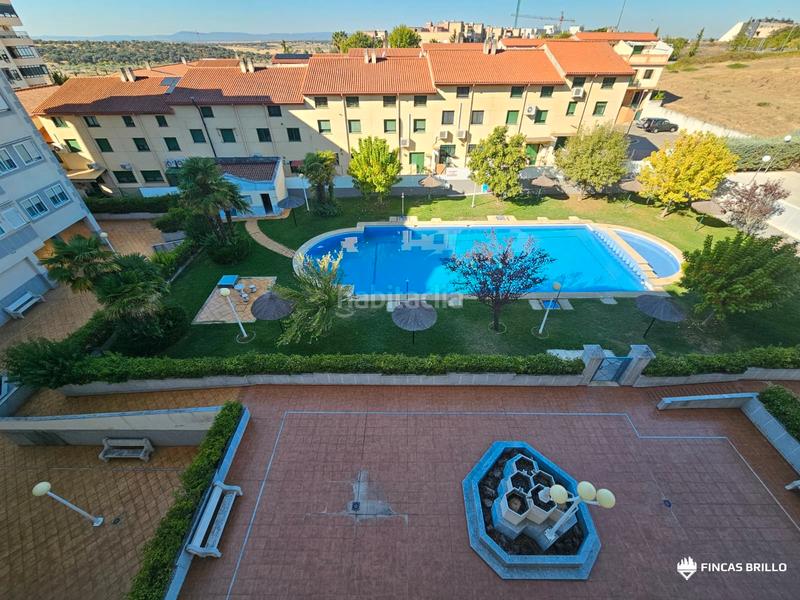 Foto d68caba7-5cbb-46cf-af07-9eb057d524c0. Piso  en venta con piscina en los castellanos – en Cáceres