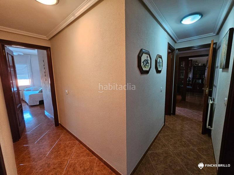 Foto d7660ead-daeb-4c47-87f6-1e42ba480b88. Piso  en venta con piscina en los castellanos – en Cáceres