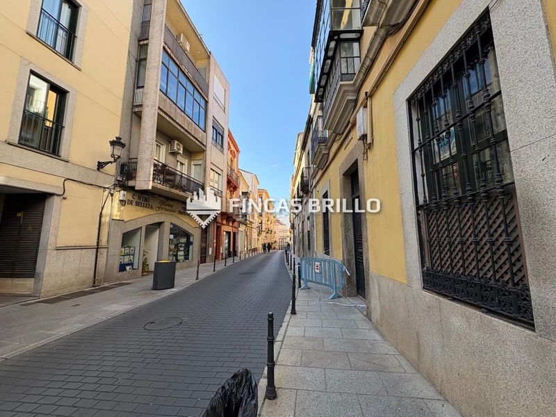 Foto b6f01fe7-2db0-402d-be93-b75a97e8d1e2. Local comercial a Casco Antiguo Cáceres