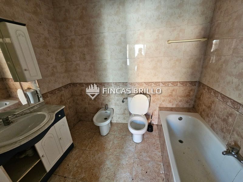 Foto 17eb981f-ef49-46ee-b38d-074e138e6786. Casa adossada a Torreorgaz