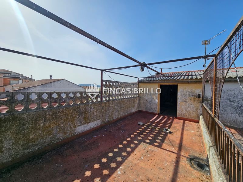Foto 949d3cd9-5e27-4b1a-84c7-1d581aa0cee9. Casa adossada a Torreorgaz