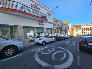 Lloguer Local Comercial  Calle ceres. Local comercial a pie de calle en zona centro
