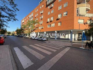 Local Comercial a Calle Ávila