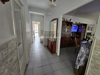 Reihenhaus  Calle de navalmoral de la mata. Casa en planta baja 188m2 | 5 dormitorios | patio | aldea moret