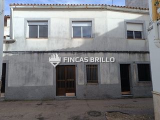 Casa in Arroyo de la Luz. Casa adosada en venta en arroyo de la luz, cáceres