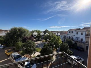 Pis  Plaza de los toros. Piso en venta en el centro de el casar de cáceres