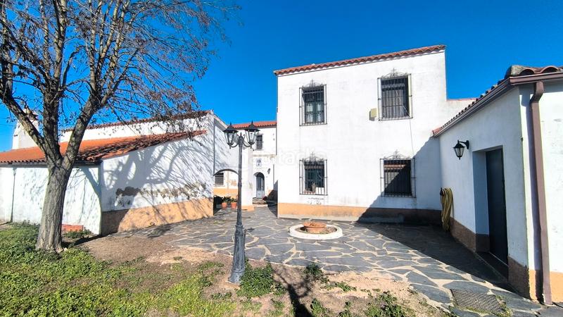 Foto ad03eb7e-d3a3-44dc-9028-54e8fd0ee44b. Chalet in n/a in Casar de Cáceres