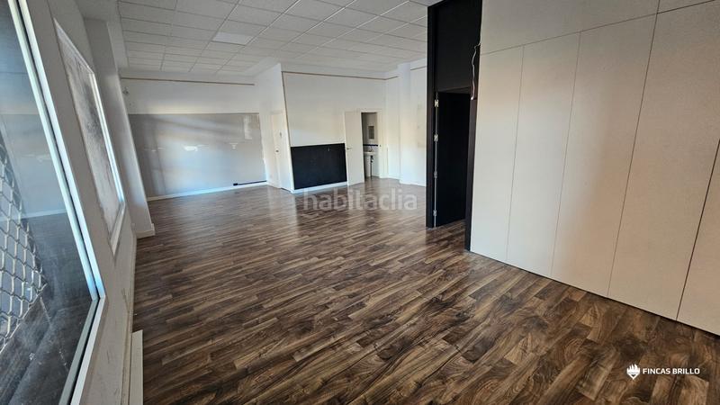 Foto e8a38bf6-4567-4c69-baa6-4a3ac9946fe9. Alquiler local comercial estupendo local en mejostilla en Cáceres