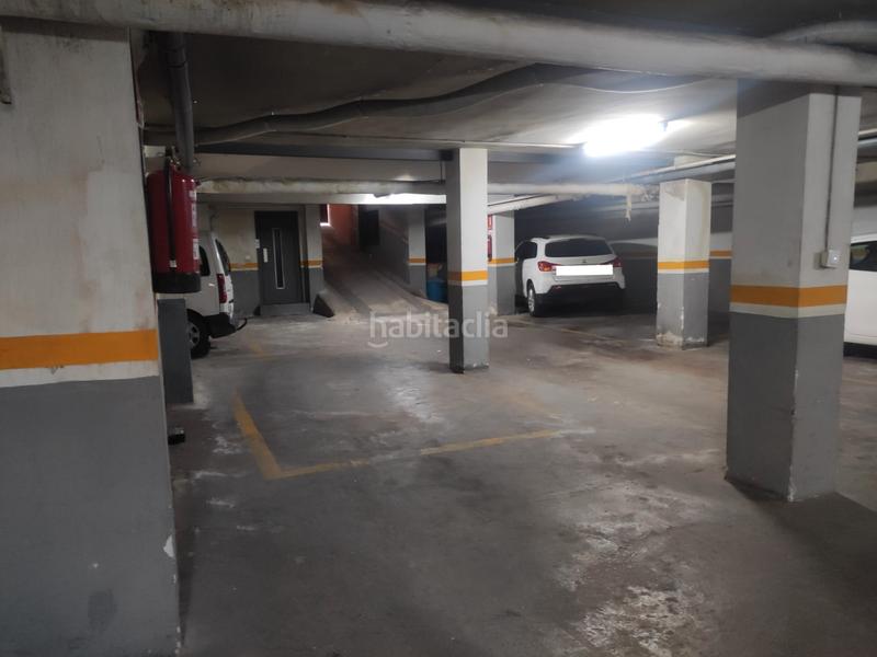 Foto 15b29788-463b-4d67-be00-2602b49d637c. Parking voiture dans avenida virgen de la montaña 9 dans Cáceres