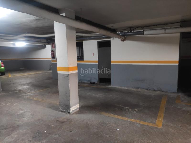 Foto 813bd03d-e466-4e07-897f-8d02c4ecb646. Parking voiture dans avenida virgen de la montaña 9 dans Cáceres