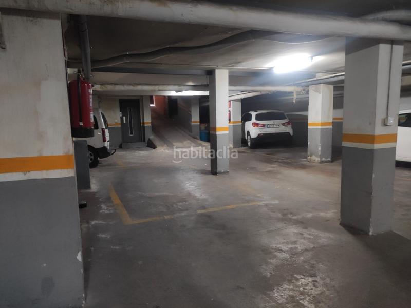 Foto e162a9a9-f2f4-4df3-bf91-5a1824f3535e. Parking voiture dans avenida virgen de la montaña 9 dans Cáceres