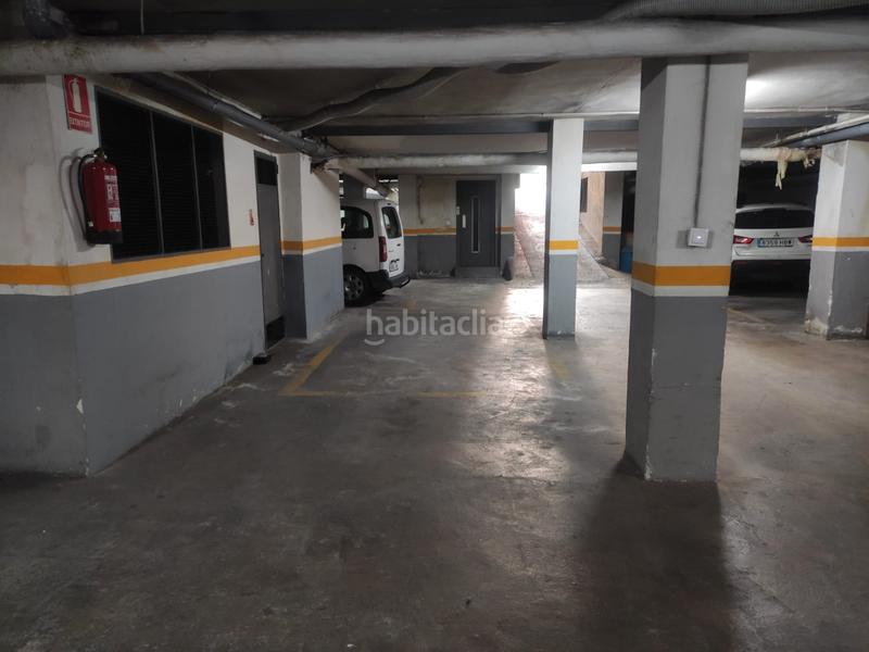 Foto e5cee52d-0432-4f66-921f-24c71872fb68. Parking voiture dans avenida virgen de la montaña 9 dans Cáceres