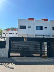 Casa adossada  Carrer sueca. Venta de adosado esquinero en gilet