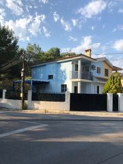 Casa bifamiliare  Carrer canet d'en berenguer 16. Venta de vivienda unifamiliar pareada en santo espíritu gilet