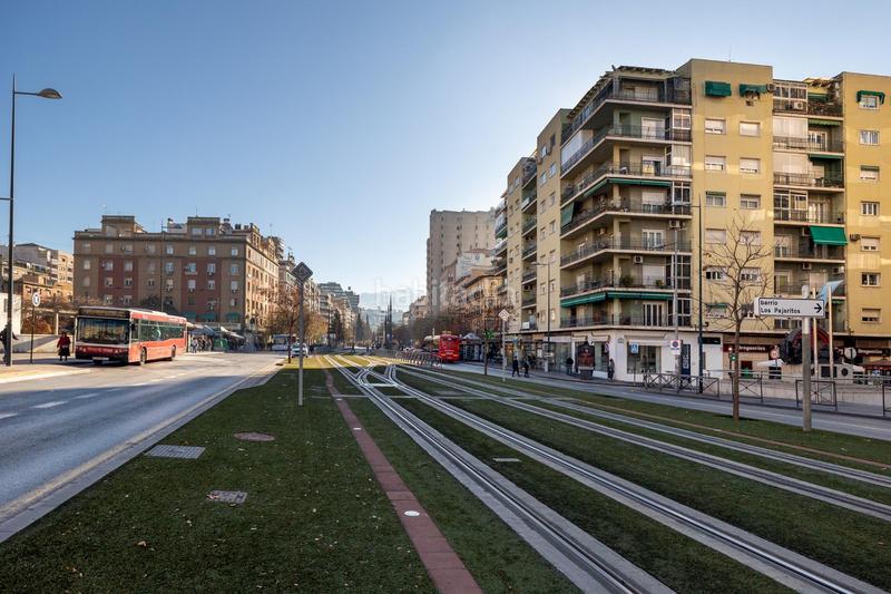 Foto ea13d02f-67b2-4d7a-b3b0-fb2842d0357b. Car parking in avenida avenida de la constitución 44 in Granada
