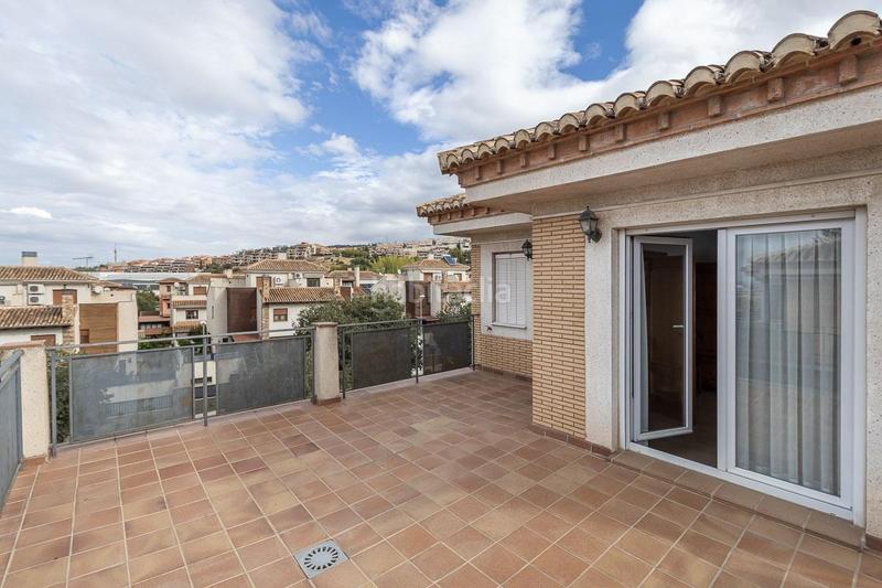 Foto 133ccfee-ba7d-442c-85b8-040a815d82e4. Casa en calle pedrarias 14 espectacular casa junto al c.c. serrallo en Granada