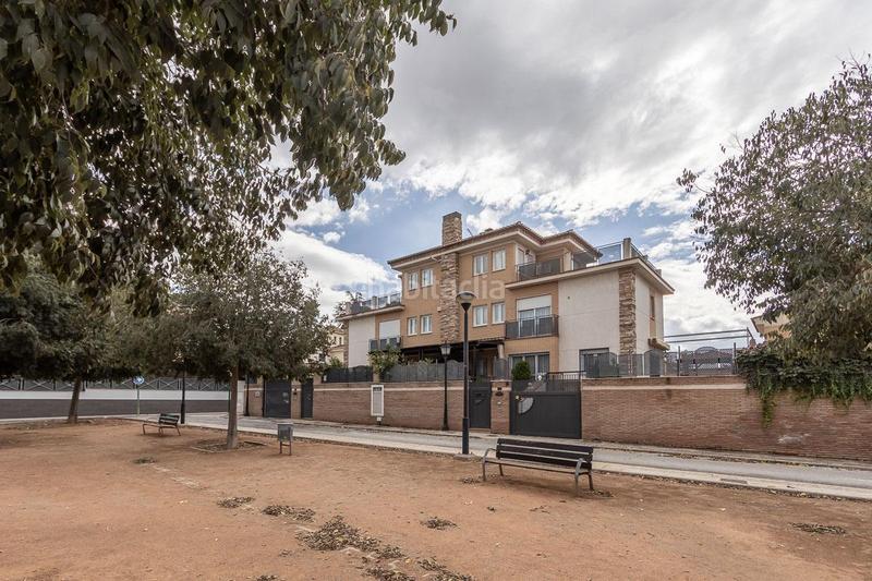 Foto d1fd13d1-77ee-43e8-ba16-6bc9dfb1eb01. Casa en calle pedrarias 14 espectacular casa junto al c.c. serrallo en Granada