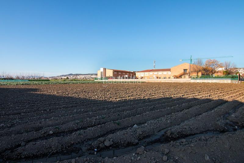 Foto c5c5e9a5-782c-4951-9c66-5e5986719983. Terrain résidentiel dans Cájar