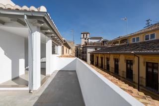 Edificio in Calle san matías 9. Venta de edificio singular en rentabilidad, esquina san matiasna