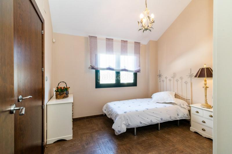 Foto 1a94620e-2469-4ff7-8c29-cbad5d83b9fc. Chalet en calle guadalquvir (ur.atalaya) 11 chalet de revista en Albolote