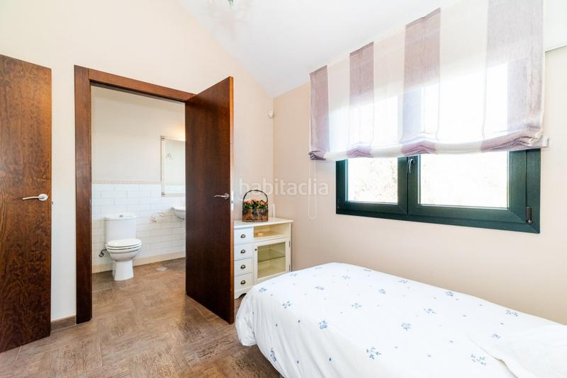Foto f4f45c1b-6634-47e5-a86c-ae3aa385fe81. Chalet en calle guadalquvir (ur.atalaya) 11 chalet de revista en Albolote