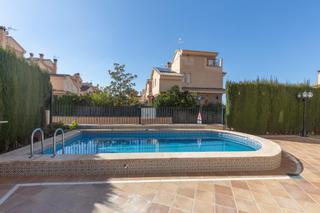 Casa a Huertos los 31. Chalet independiente en cájar