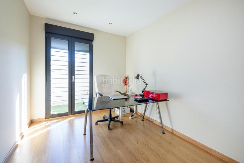 Foto 174e9db6-1d8f-4d77-aafe-f28dd777f977. House in calle charinas 4 in Altos de la Zubia Zubia (La)