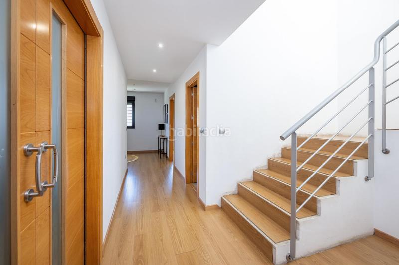 Foto 1ea28795-3234-48a7-b621-773da24dfb9c. House in calle charinas 4 in Altos de la Zubia Zubia (La)