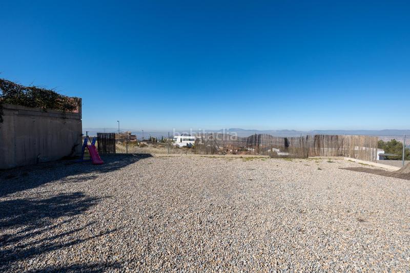 Foto 382ca366-f5ef-4418-aefa-7ccfc8ba84d9. House in calle charinas 4 in Altos de la Zubia Zubia (La)