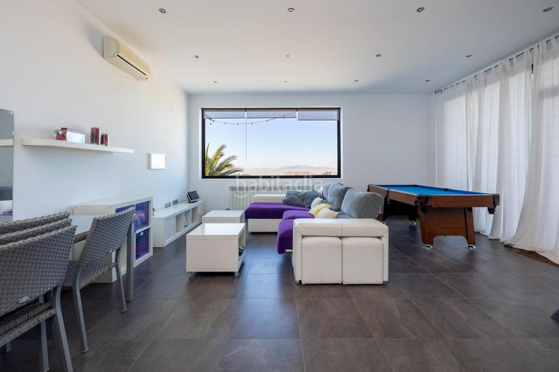 Foto 487b9aff-ac06-4745-8ee0-72e3d37e60c2. House in calle charinas 4 in Altos de la Zubia Zubia (La)