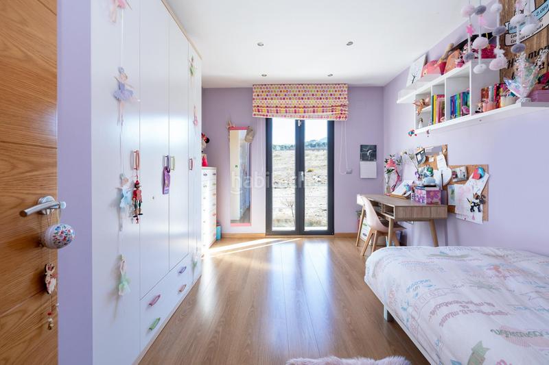 Foto 5bfe54b2-c0ec-4080-aa18-703a0753e97c. House in calle charinas 4 in Altos de la Zubia Zubia (La)