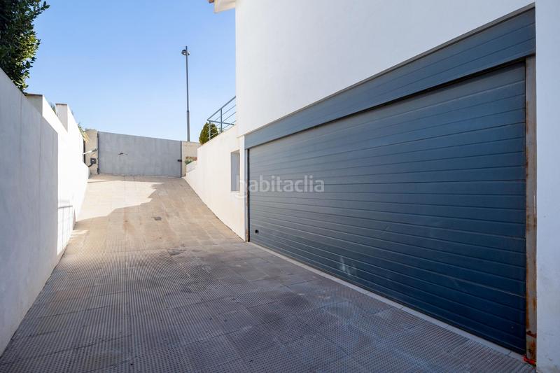 Foto 785a8bc6-29d3-4e4c-b4ef-6d153df05a17. House in calle charinas 4 in Altos de la Zubia Zubia (La)