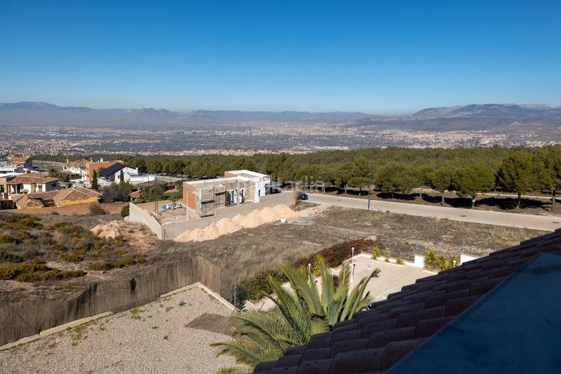 Foto 880ecdd5-cf2b-41ec-946e-f24c7b82a833. House in calle charinas 4 in Altos de la Zubia Zubia (La)