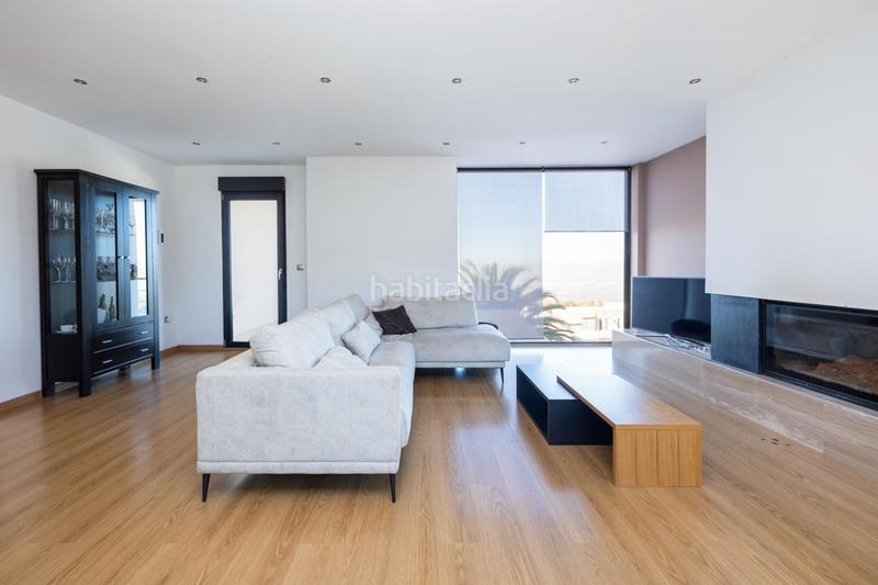 Foto 960875b7-bae9-44f0-b1da-06a77d98180f. House in calle charinas 4 in Altos de la Zubia Zubia (La)