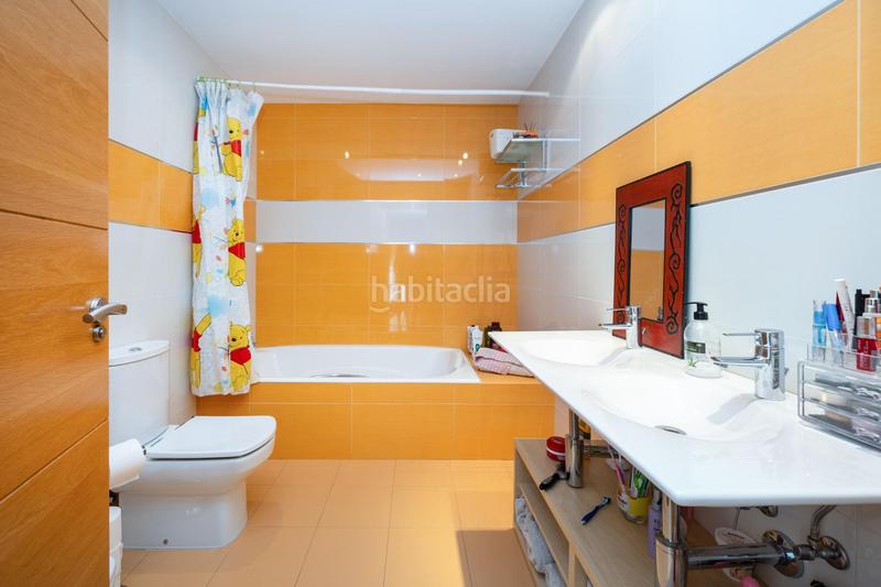 Foto 9fd0eea9-6a79-44da-b75d-b7f2341c6107. House in calle charinas 4 in Altos de la Zubia Zubia (La)