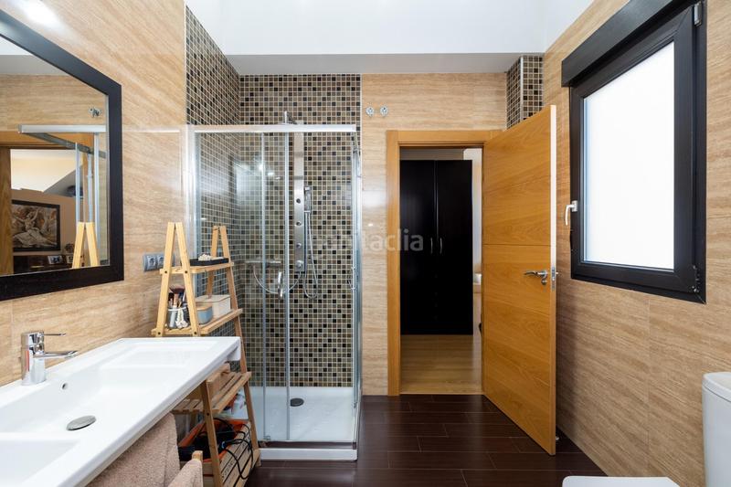 Foto a6f2a52d-0471-4462-a166-fdae553b5880. House in calle charinas 4 in Altos de la Zubia Zubia (La)