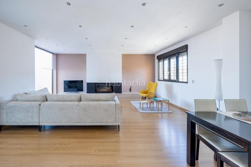 Foto b79e9f75-9582-4661-9ca2-e1bf71cf1245. House in calle charinas 4 in Altos de la Zubia Zubia (La)